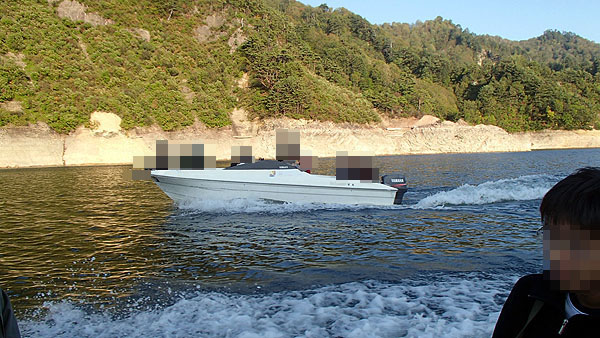 モーターボート遊覧